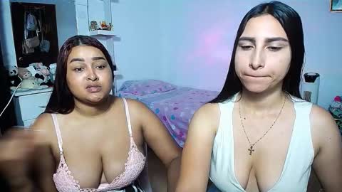 aisha_stacey0410 online show from February 23, 3:42 pm