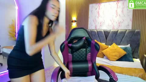 Aisha  online show from June 6, 2:00 pm