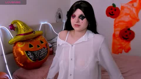 Aisha online show from October 31, 4:13 am