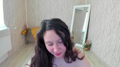 Aisha online show from February 6, 9:43 am