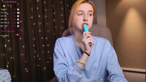 aishiro online show from December 17, 1:28 pm