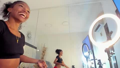 Snapshot of aitanabhele chatting on December 19, 7:32 pm Aitana online show from December 19, 7:32 pm