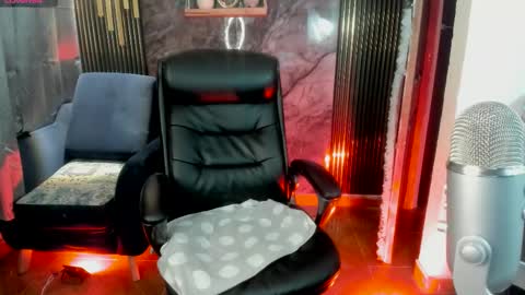 Snapshot of aitanacollins chatting on November 21, 2:32 am Miss Tatiana Independent Chaturbate Model online show from November 21, 2:32 am