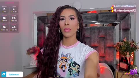 Snapshot of aivadumont chatting on December 11, 3:02 am Queen Dumont online show from December 11, 3:02 am