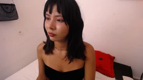 A K A N E  U W U online show from May 31, 6:09 pm