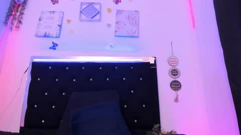 Snapshot of akarirosetti chatting on October 18, 5:10 am akarirosetti online show from October 18, 5:10 am