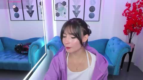 Snapshot of akaza_hakuji_ chatting on October 10, 1:10 pm Azaka online show from October 10, 1:10 pm