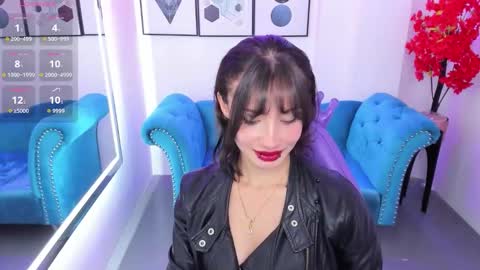 Snapshot of akaza_hakuji_ chatting on November 4, 12:37 pm Azaka online show from November 4, 12:37 pm