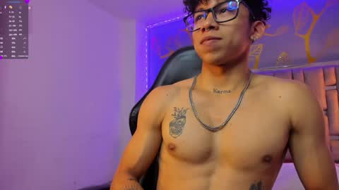 akazaboy online show from December 4, 10:24 am