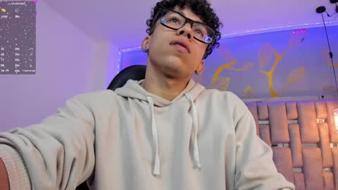 akazaboy online show from December 10, 4:24 am