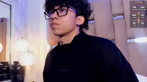 akazaboy online show from February 24, 5:05 am