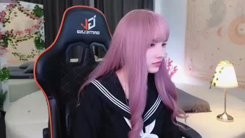 Akemi online show from February 25, 1:50 pm