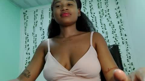 Snapshot of akemy_saunderz chatting on May 27, 7:44 pm akemy_saunderz online show from May 27, 7:44 pm