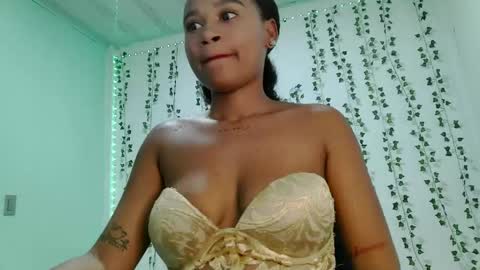Snapshot of akemy_saunderz chatting on May 29, 3:37 am akemy_saunderz online show from May 29, 3:37 am