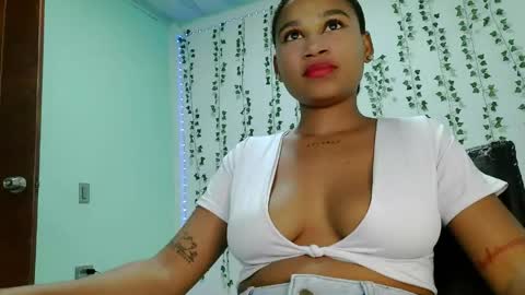 Snapshot of akemy_saunderz chatting on May 31, 2:31 am akemy_saunderz online show from May 31, 2:31 am