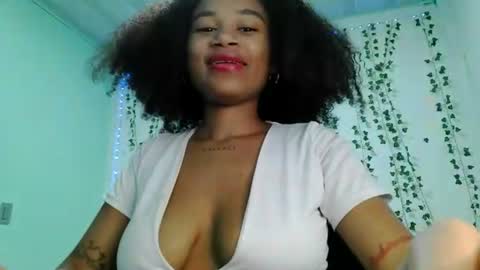 Snapshot of akemy_saunderz chatting on June 16, 3:53 am akemy_saunderz online show from June 16, 3:53 am