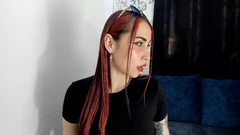 Snapshot of akila_clive chatting on April 24, 8:44 pm carolina online show from April 24, 8:44 pm