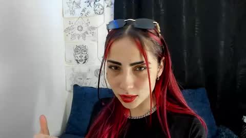 Snapshot of akila_clive chatting on May 14, 8:48 pm carolina online show from May 14, 8:48 pm