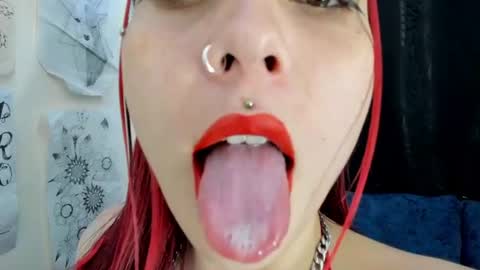 Snapshot of akila_clive chatting on July 15, 6:57 pm carolina online show from July 15, 6:57 pm