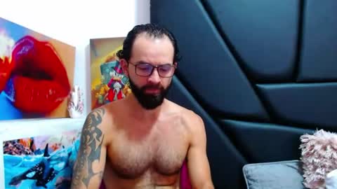 Snapshot of akiles_r chatting on June 22, 11:46 pm akiles online show from June 22, 11:46 pm