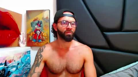 Snapshot of akiles_r chatting on July 16, 11:44 pm akiles online show from July 16, 11:44 pm