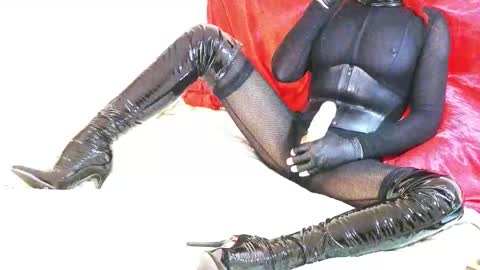 Snapshot of akinkycd chatting on December 14, 3:56 am akinkycd online show from December 14, 3:56 am