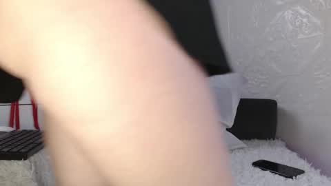 Amilia online show from December 21, 5:09 pm