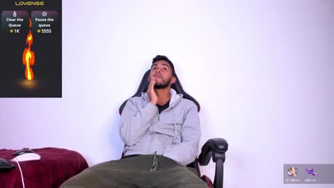 Snapshot of akira_tattoo chatting on January 29, 1:37 am Akira online show from January 29, 1:37 am