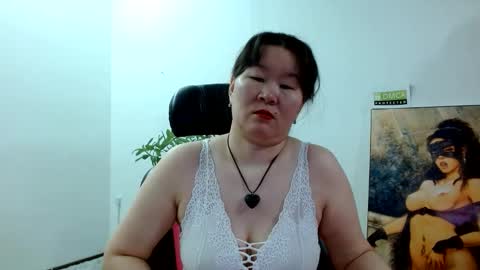 Snapshot of akira_xx chatting on February 8, 1:32 am Akira online show from February 8, 1:32 am