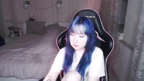 akirahartyx online show from February 15, 3:31 pm