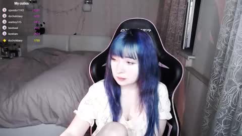 akirahartyx online show from March 21, 4:10 pm