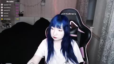 akirahartyx online show from April 9, 3:39 pm