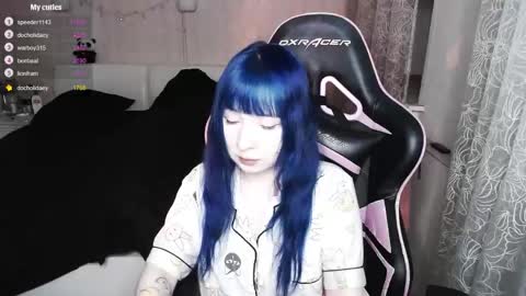 akirahartyx online show from April 17, 5:27 pm