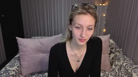 akiro_kim online show from February 11, 1:54 am