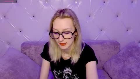 akiro_kim online show from February 17, 2:19 am