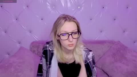 akiro_kim online show from February 24, 1:58 am