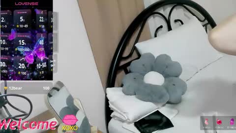 Snapshot of akishaa chatting on October 28, 1:47 pm akishaa online show from October 28, 1:47 pm