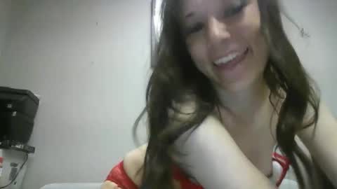 Snapshot of akizzy021 chatting on May 18, 8:47 pm akizzy021 online show from May 18, 8:47 pm