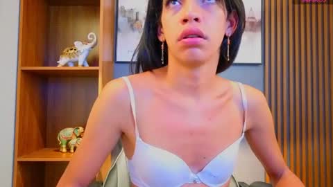 Alahia Rodriguez online show from July 10, 10:51 am
