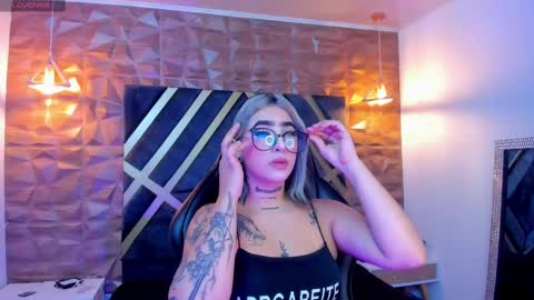 Snapshot of alahia_dangelo_ chatting on October 7, 11:29 am ALAHIA online show from October 7, 11:29 am