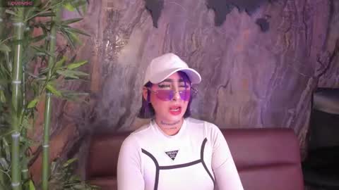 ALAHIA online show from November 15, 6:26 pm