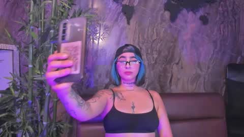 ALAHIA online show from January 8, 5:26 pm