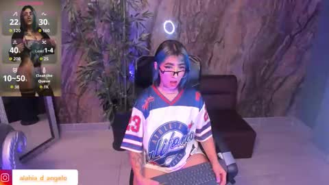 ALAHIA online show from February 21, 7:04 pm