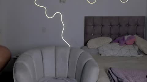 Alaia Alegria online show from March 22, 11:52 pm