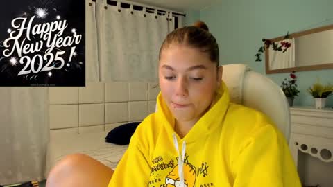 Alaia online show from December 30, 12:42 pm