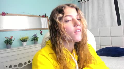 Alaia online show from January 21, 1:32 pm