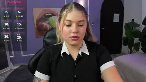 Alaia online show from November 27, 2:19 pm