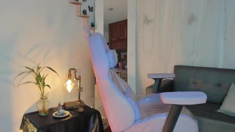 Snapshot of alaia_love77 chatting on February 22, 6:30 pm Alaia online show from February 22, 6:30 pm