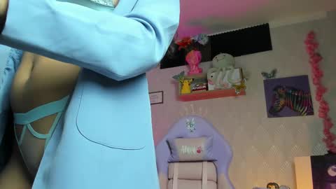 Snapshot of alaia_love77 chatting on September 12, 9:37 pm Alaia online show from September 12, 9:37 pm