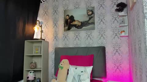 Snapshot of alaia_love77 chatting on October 12, 10:20 pm Alaia online show from October 12, 10:20 pm